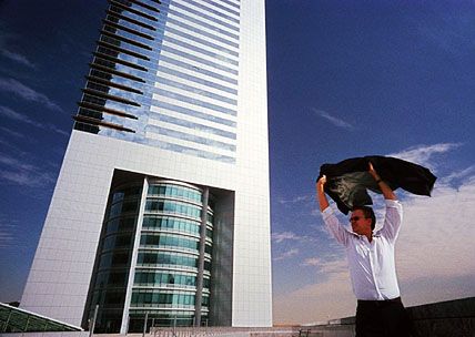 Tim Robbins in search of a script that makes more sense